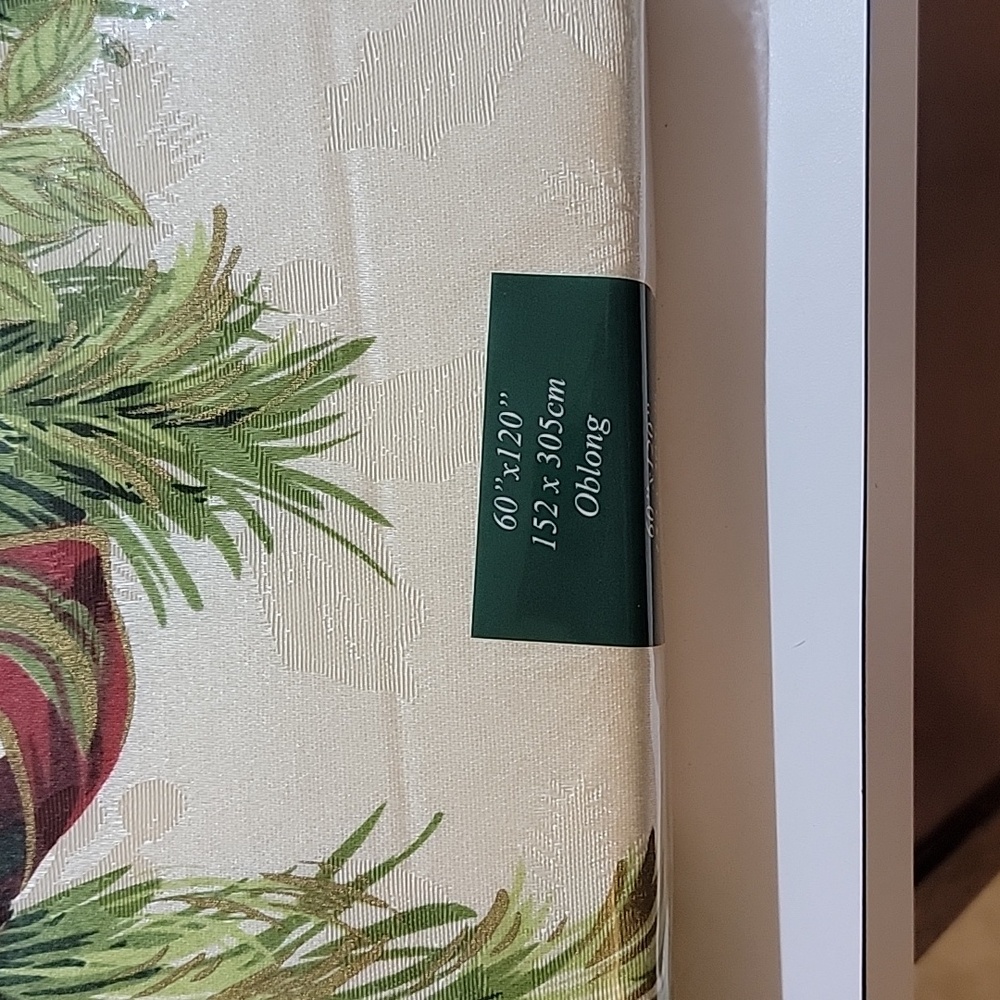 Christmas Ribbon Tablecloth - Picture 2 of 4
